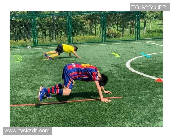 聚焦足球球星青涩岁月重温他们青春风采与追梦足迹